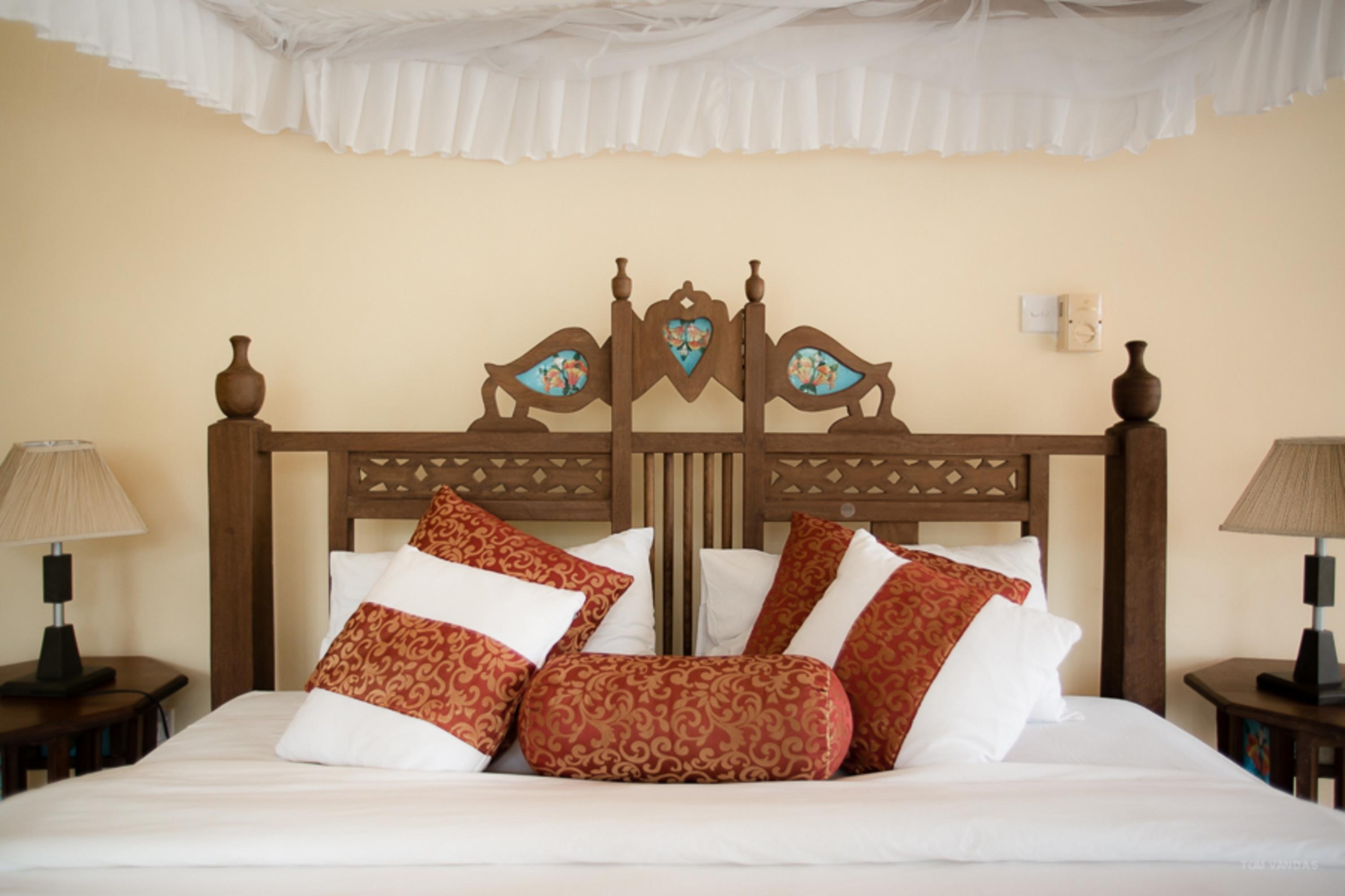 Bahari Dhow Beach Villas Diani Beach Exterior photo