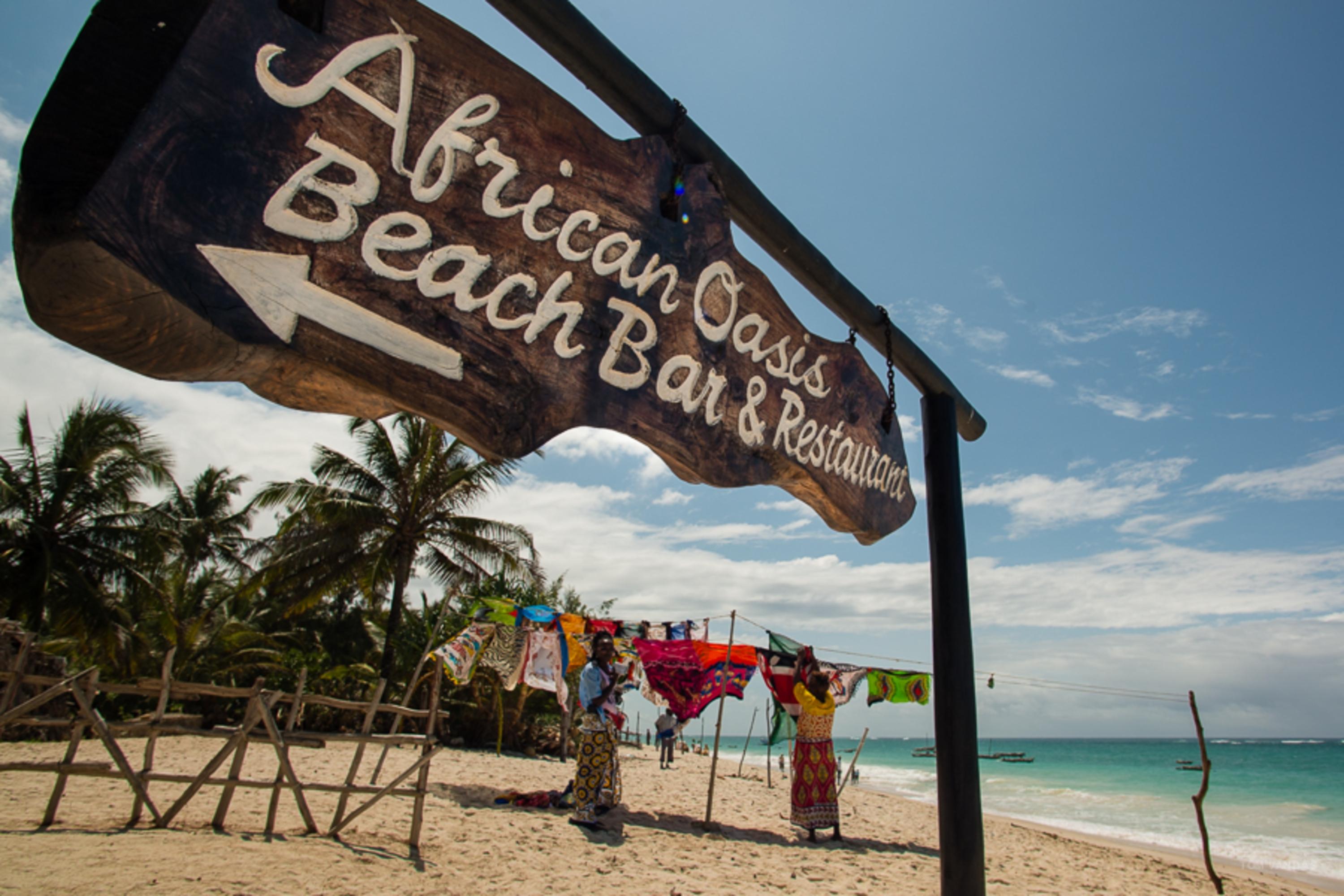 Bahari Dhow Beach Villas Diani Beach Exterior photo