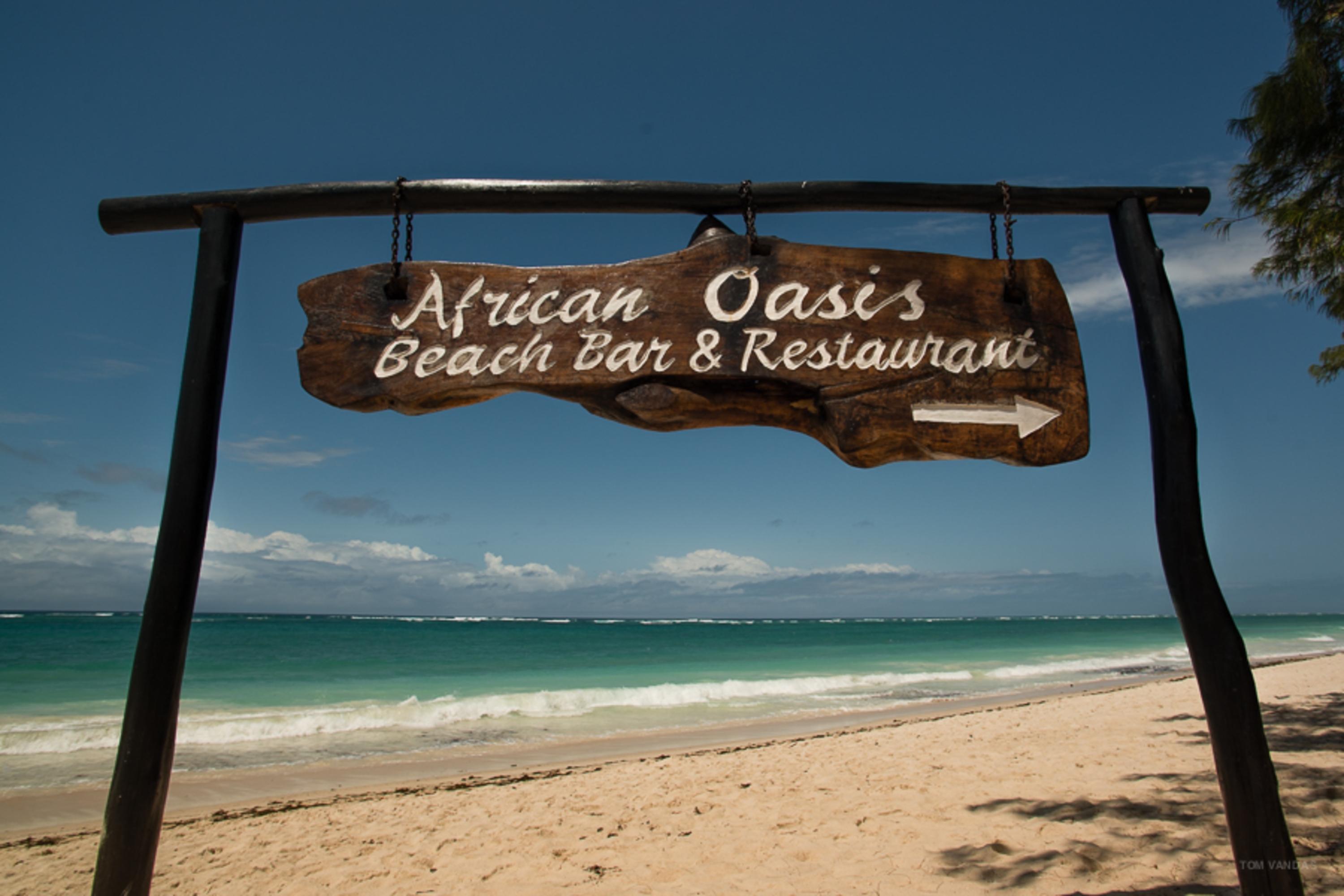 Bahari Dhow Beach Villas Diani Beach Exterior photo